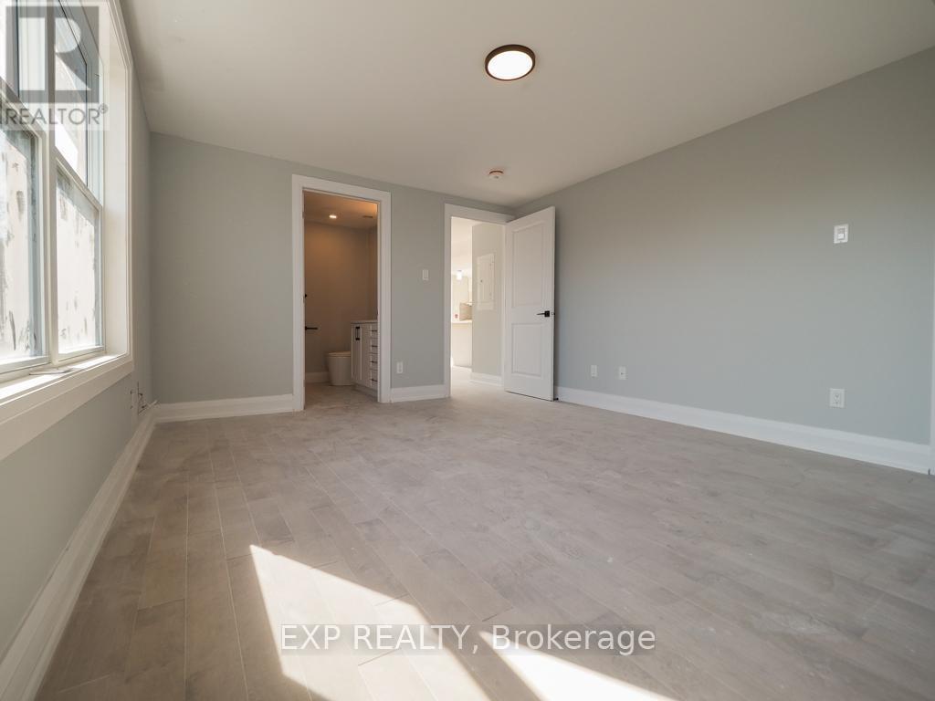 196 Powell Avenue, Ottawa, ON - Indoor Photo Showing Other Room