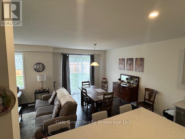 52 Seaton Crescent W, Tillsonburg, ON - Indoor