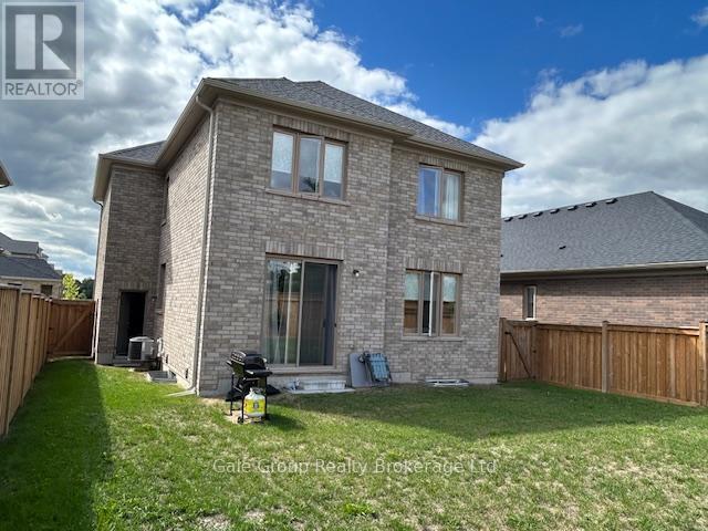 52 Seaton Crescent W, Tillsonburg, ON - Outdoor