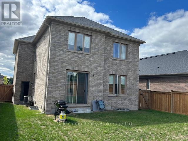 52 Seaton Crescent W, Tillsonburg, ON - Outdoor