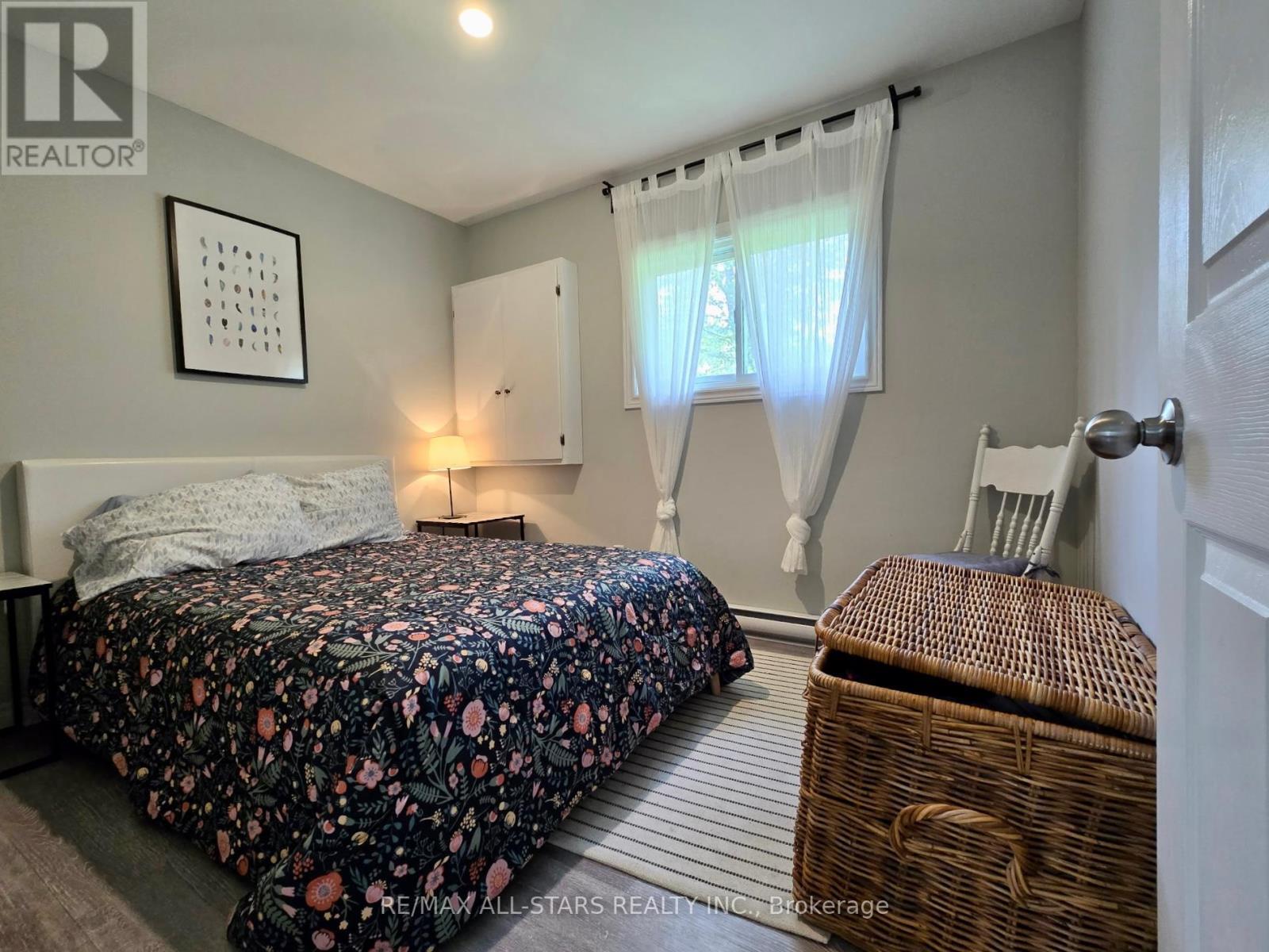 47 Kennedy Drive, Trent Lakes, ON - Indoor Photo Showing Bedroom