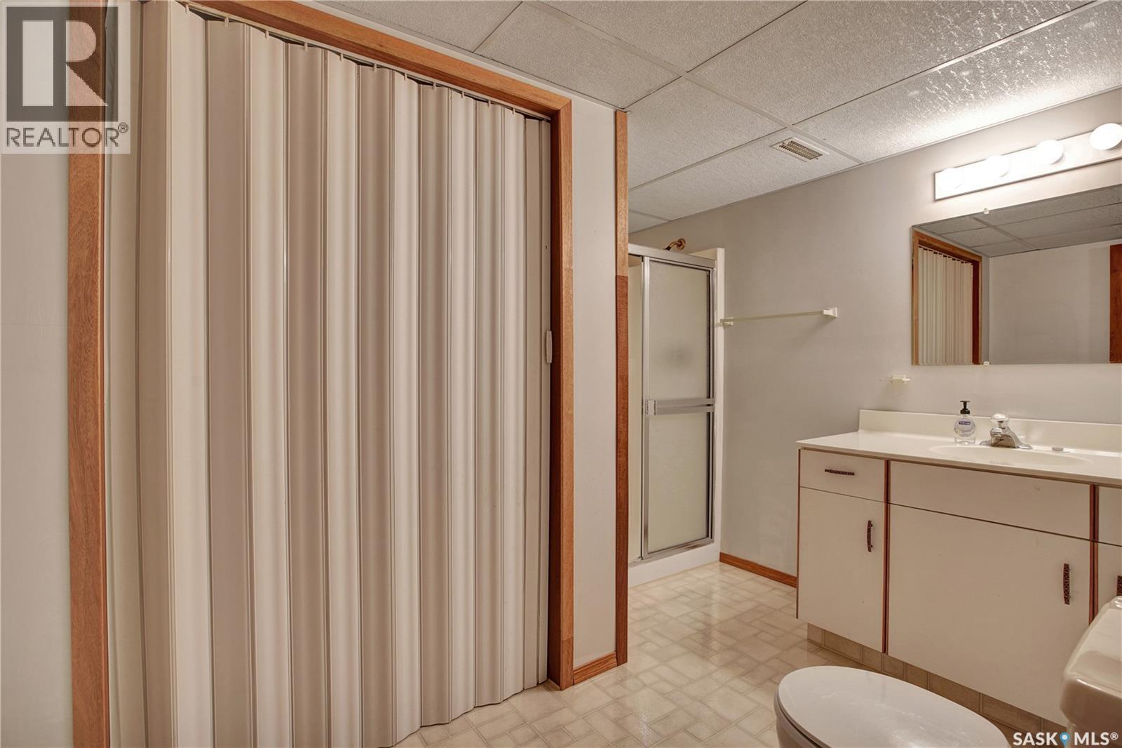 302 6Th Street, Hague, SK - Indoor Photo Showing Bathroom