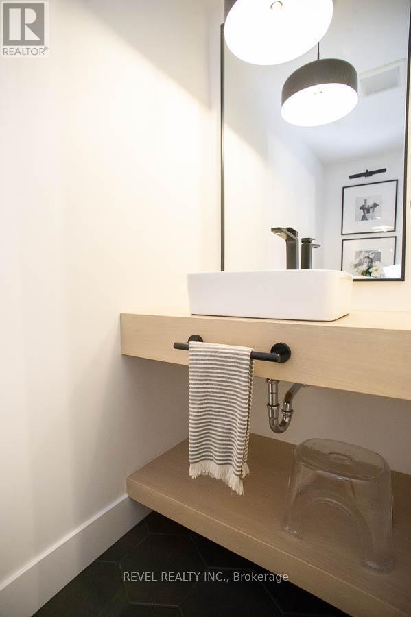 26 Gibbons Street, Norfolk, ON - Indoor