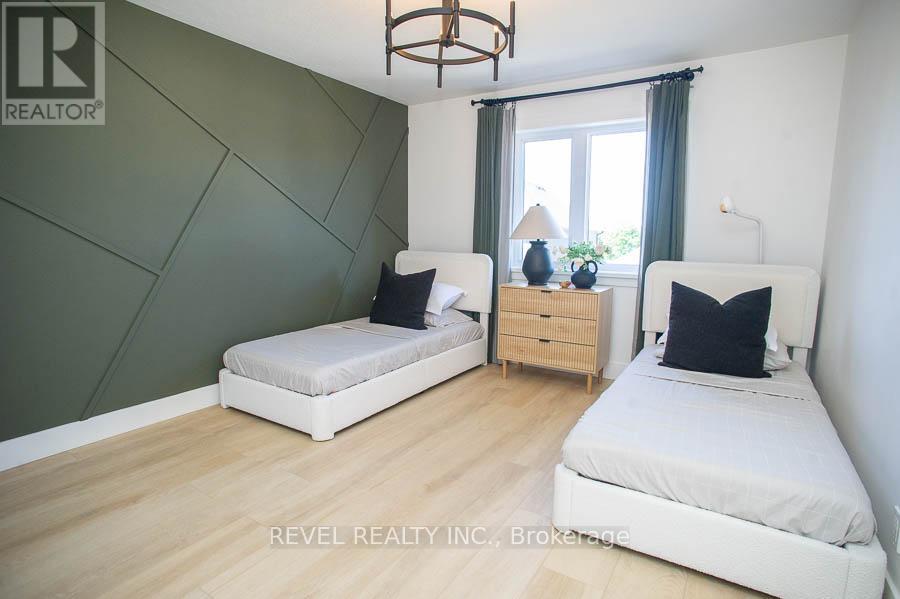 26 Gibbons Street, Norfolk, ON - Indoor Photo Showing Bedroom