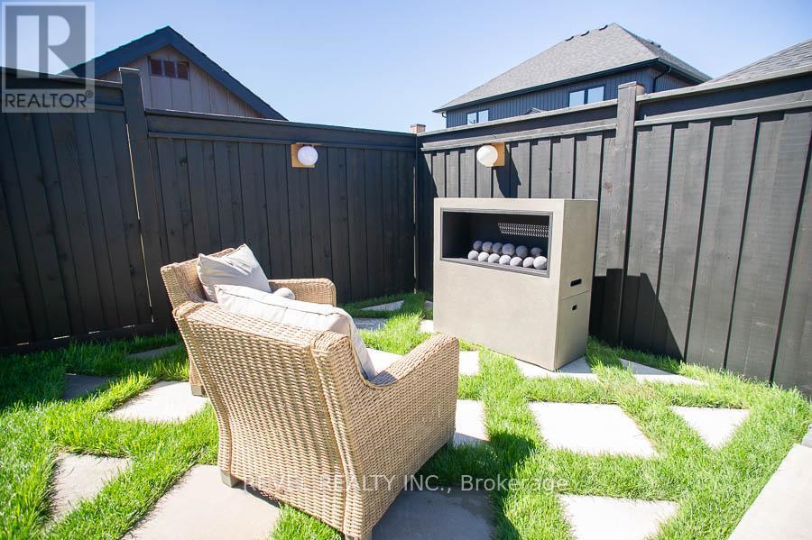 26 Gibbons Street, Norfolk, ON - Outdoor With Exterior