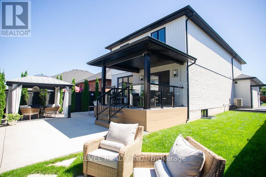 26 Gibbons Street, Norfolk, ON - Outdoor With Deck Patio Veranda