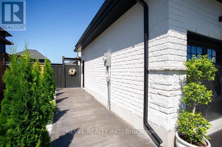 26 Gibbons Street, Norfolk, ON - Outdoor