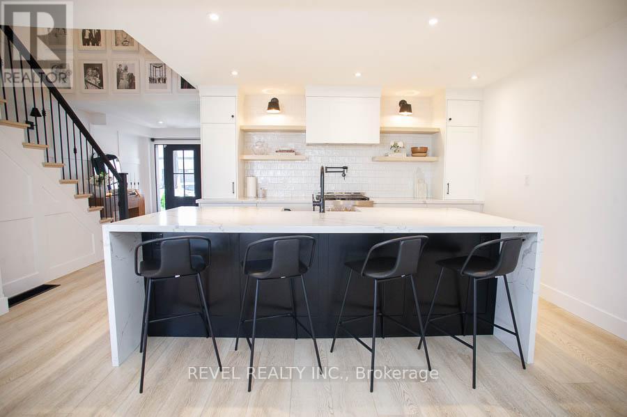 26 Gibbons Street, Norfolk, ON - Indoor Photo Showing Kitchen With Upgraded Kitchen