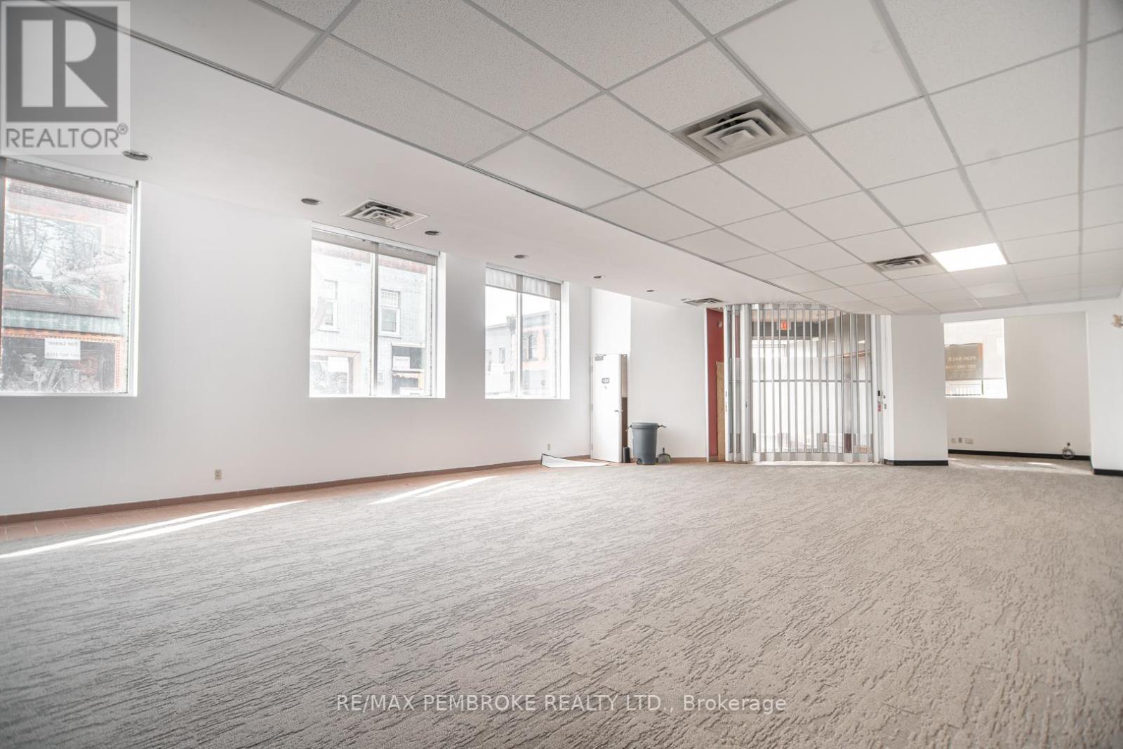 131 Pembroke Street W, Pembroke, ON