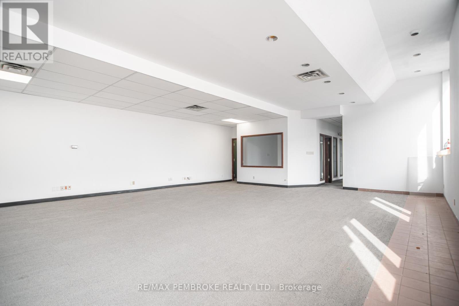 131 Pembroke Street W, Pembroke, ON