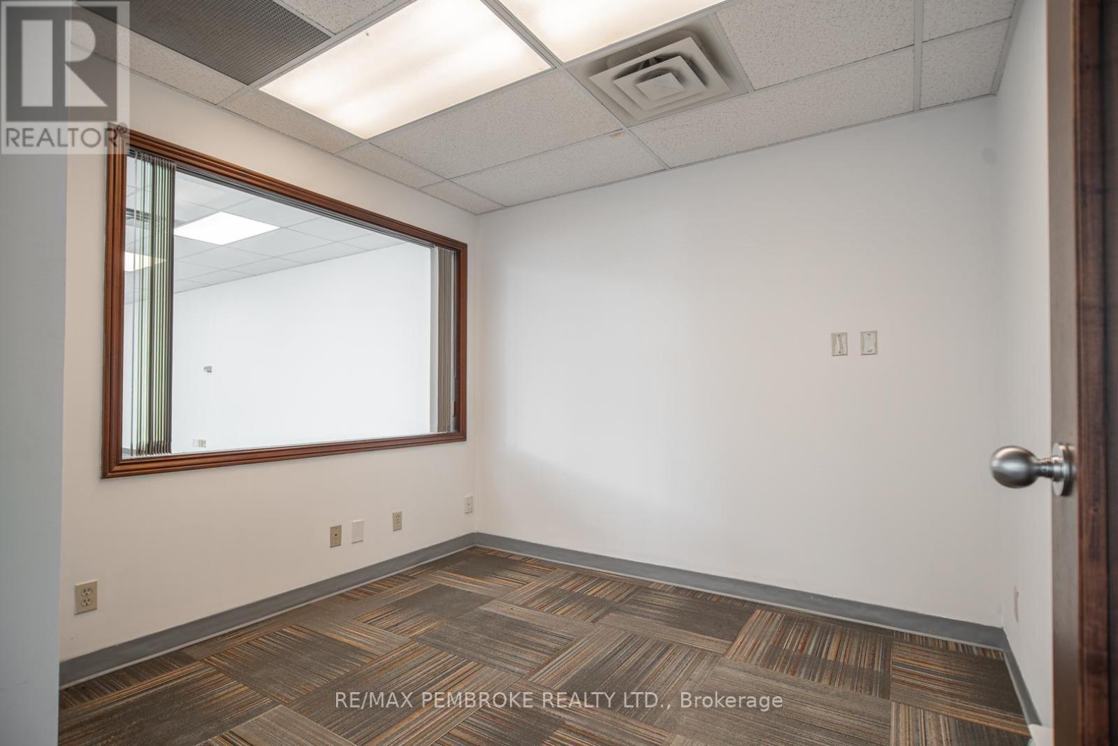 131 Pembroke Street W, Pembroke, ON