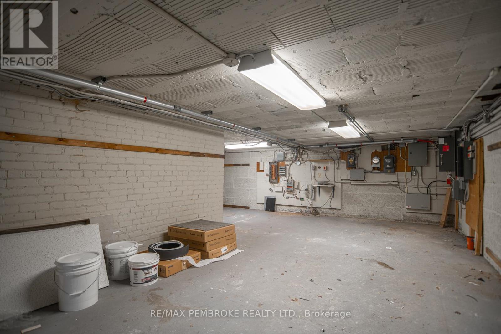 131 Pembroke Street W, Pembroke, ON