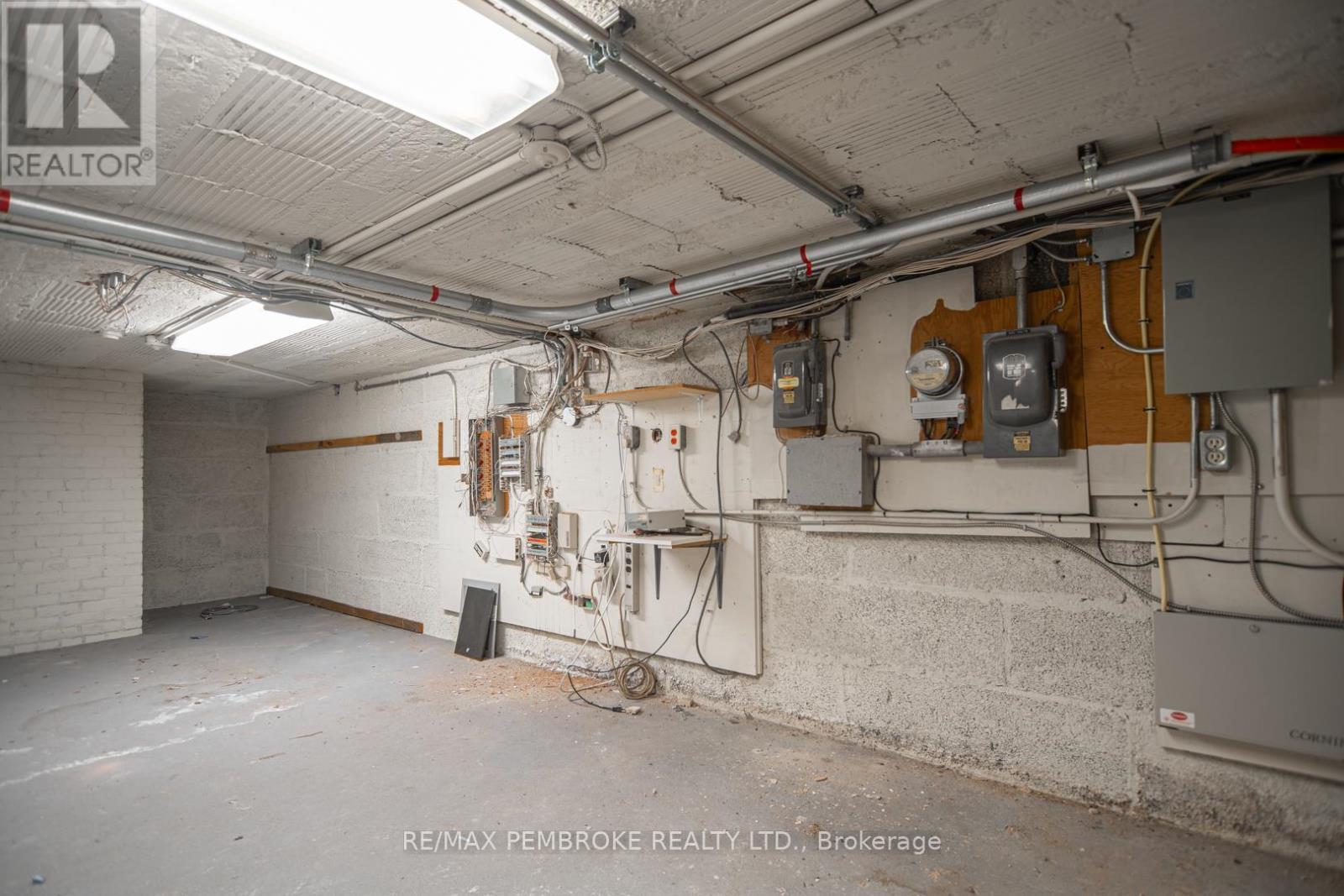 131 Pembroke Street W, Pembroke, ON