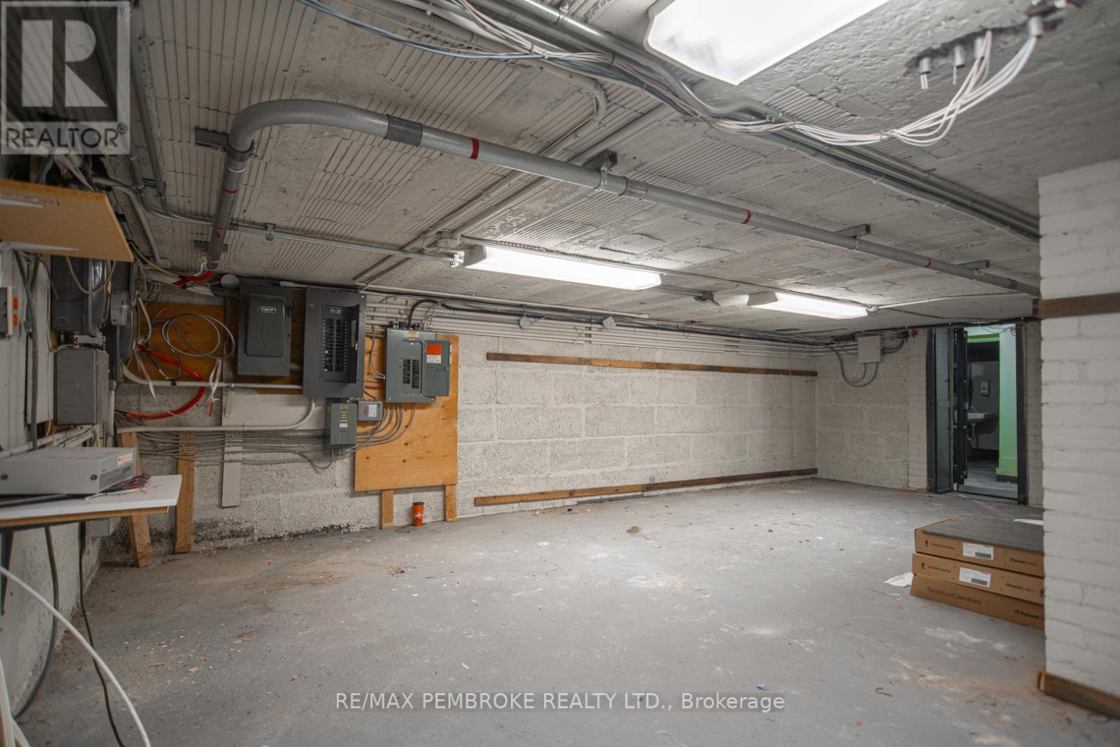 131 Pembroke Street W, Pembroke, ON