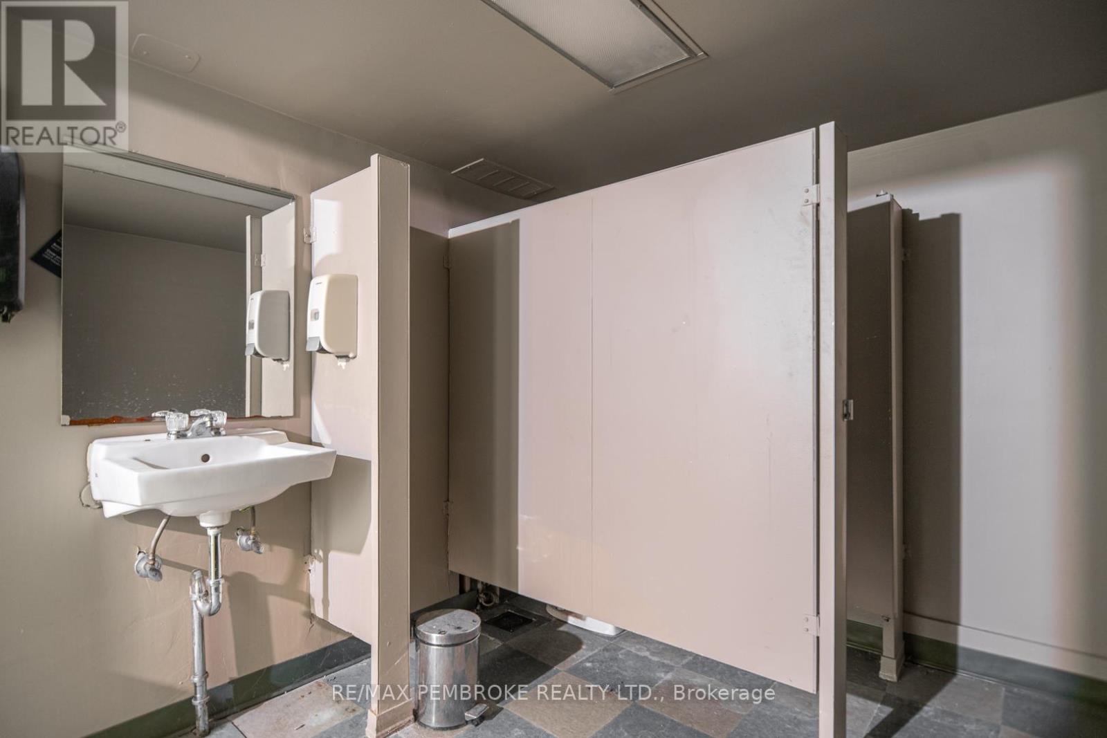 131 Pembroke Street W, Pembroke, ON