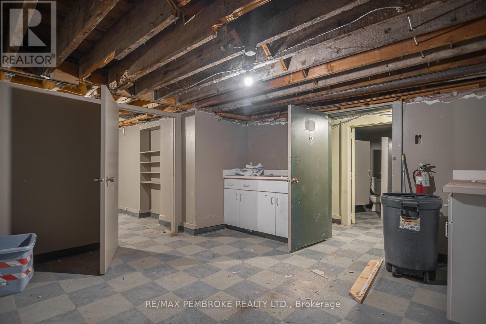 131 Pembroke Street W, Pembroke, ON