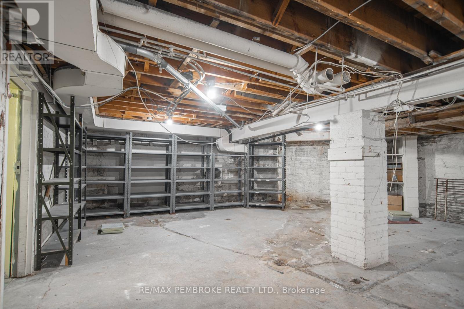 131 Pembroke Street W, Pembroke, ON