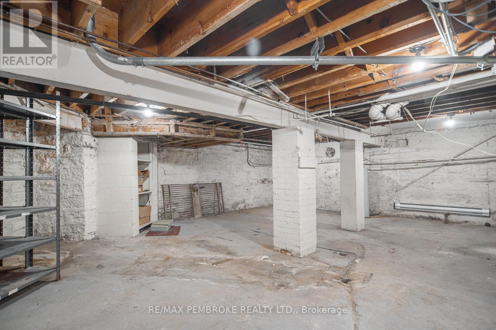 131 Pembroke Street W, Pembroke, ON