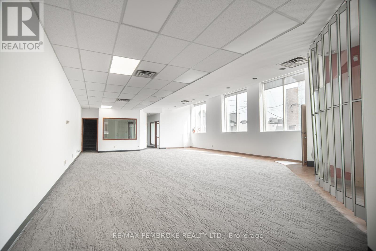 131 Pembroke Street W, Pembroke, ON