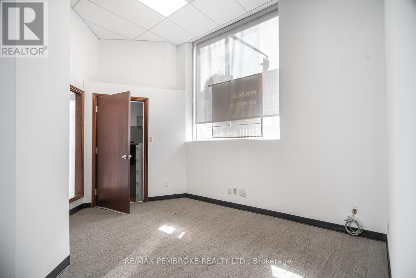 131 Pembroke Street W, Pembroke, ON