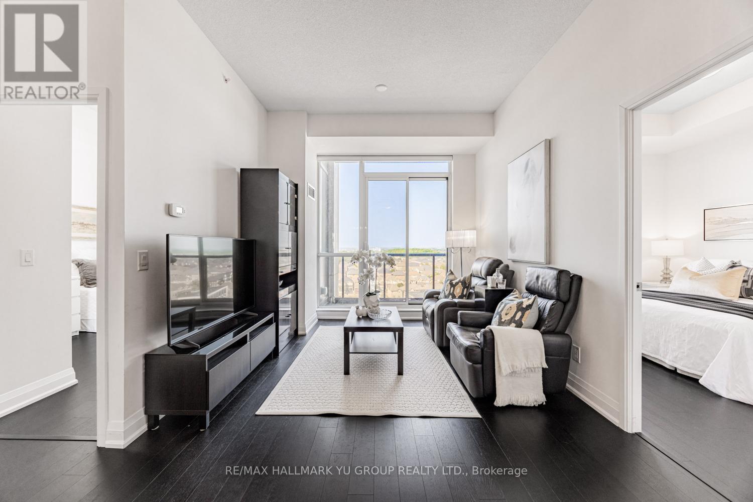 Lph 1601 - 9582 Markham Road, Markham, ON - Indoor Photo Showing Living Room