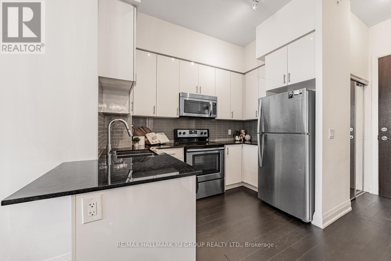 Lph 1601 - 9582 Markham Road, Markham, ON - Indoor Photo Showing Kitchen With Upgraded Kitchen