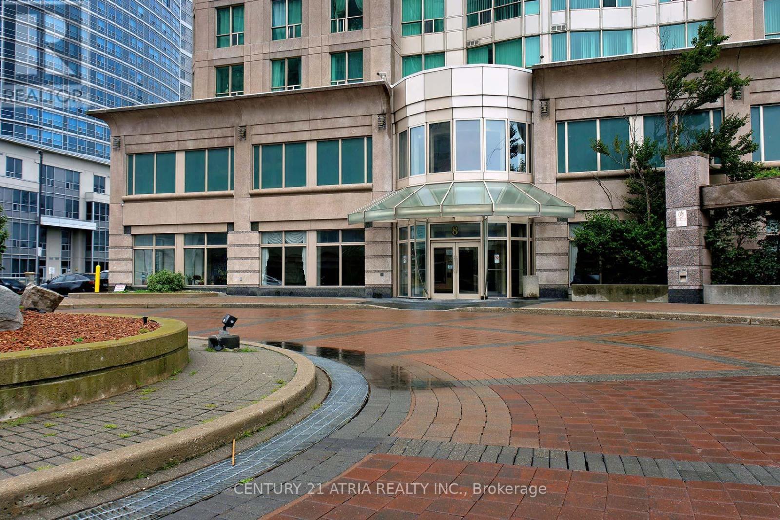 710 - 8 Lee Centre Drive, Toronto, ON - Outdoor With Facade