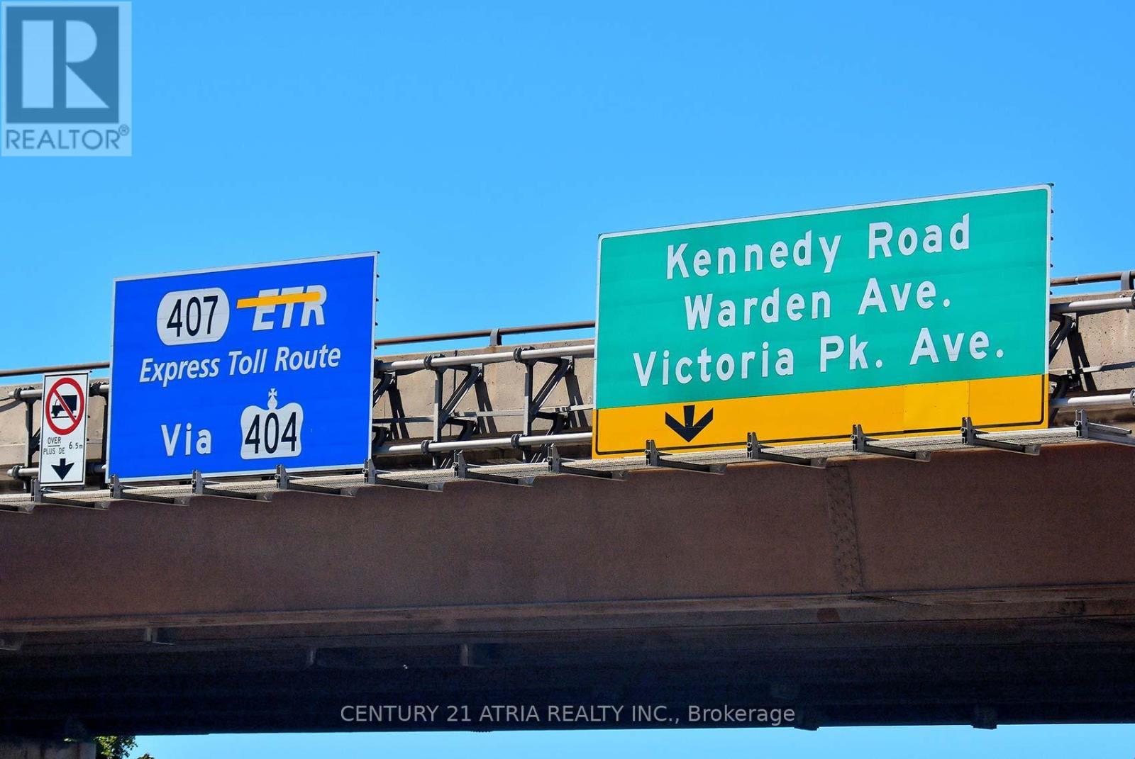 710 - 8 Lee Centre Drive, Toronto, ON -