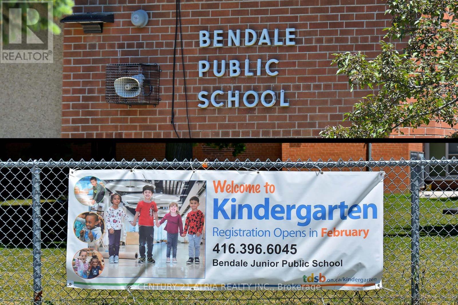 710 - 8 Lee Centre Drive, Toronto, ON -