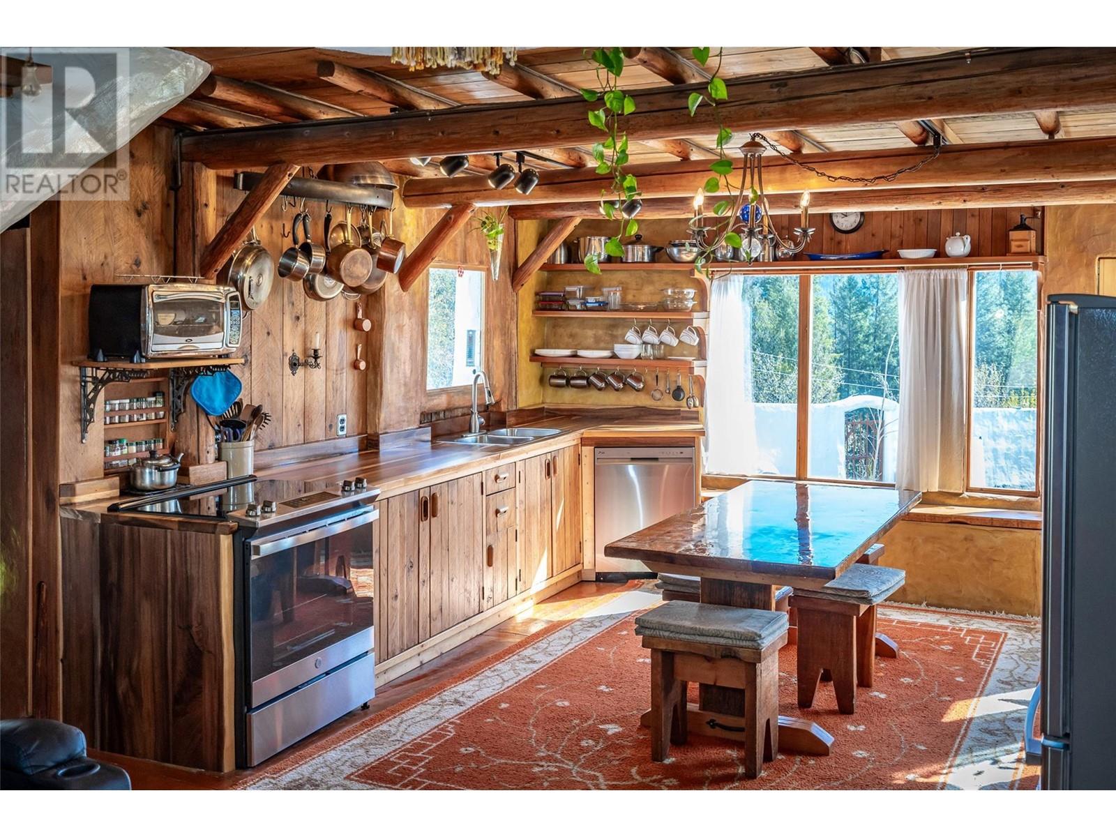 1450 Stewart Creek Road, Christina Lake, BC - Indoor