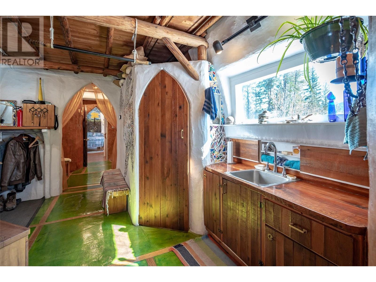 1450 Stewart Creek Road, Christina Lake, BC - Indoor