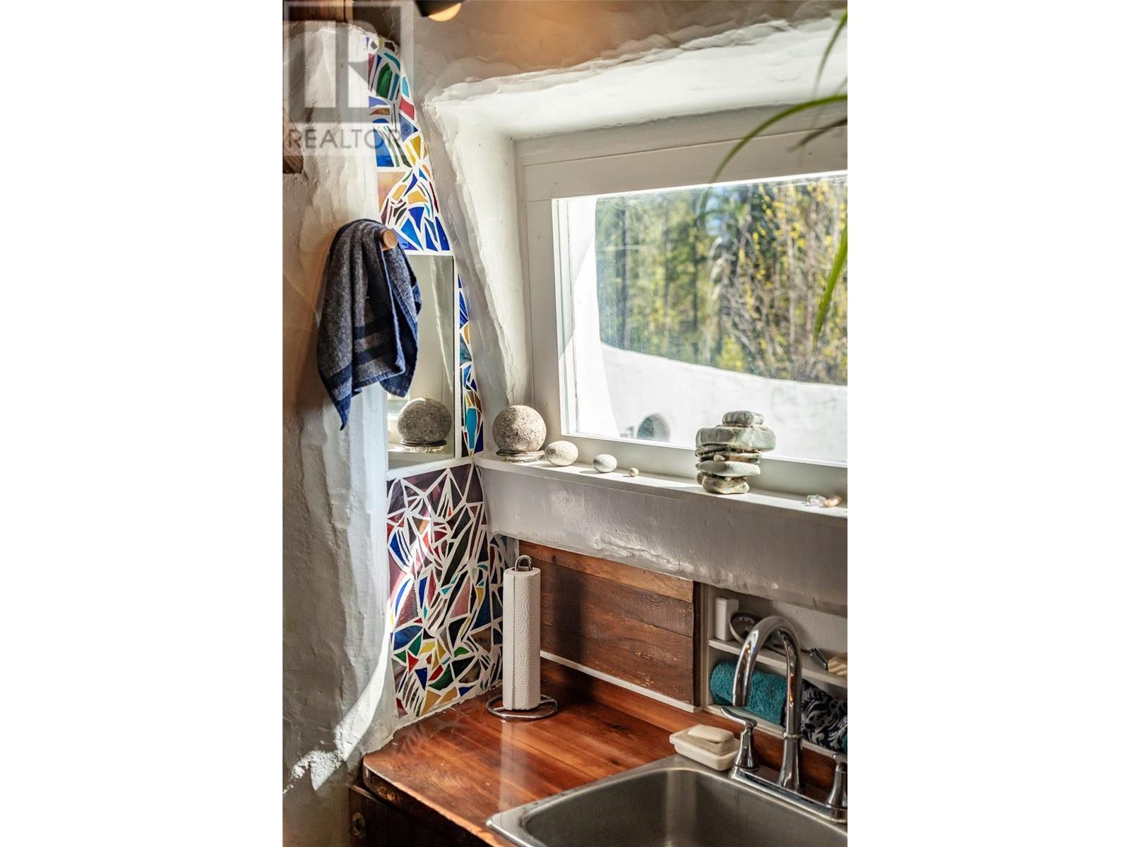 1450 Stewart Creek Road, Christina Lake, BC - Indoor