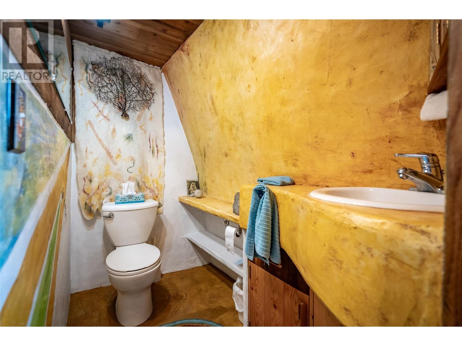 1450 Stewart Creek Road, Christina Lake, BC - Indoor Photo Showing Bathroom