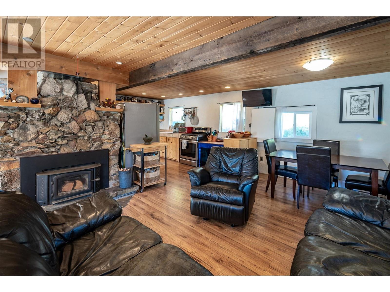 1450 Stewart Creek Road, Christina Lake, BC - Indoor Photo Showing Living Room With Fireplace