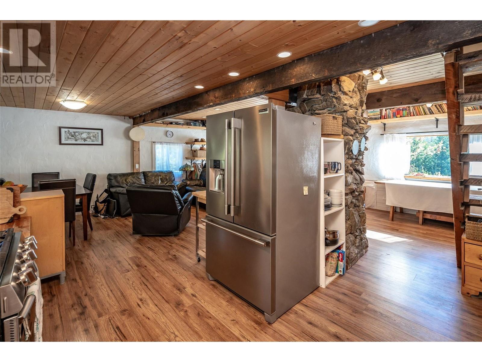 1450 Stewart Creek Road, Christina Lake, BC - Indoor