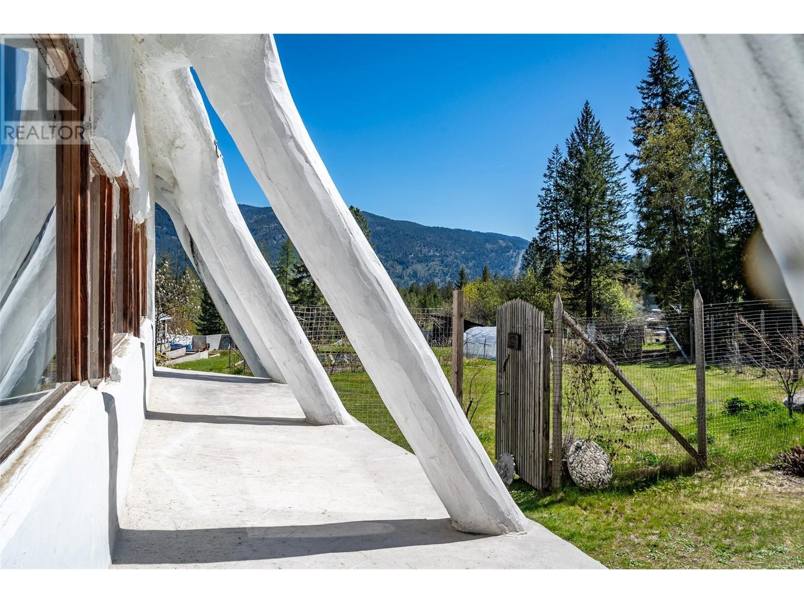 1450 Stewart Creek Road, Christina Lake, BC - Outdoor