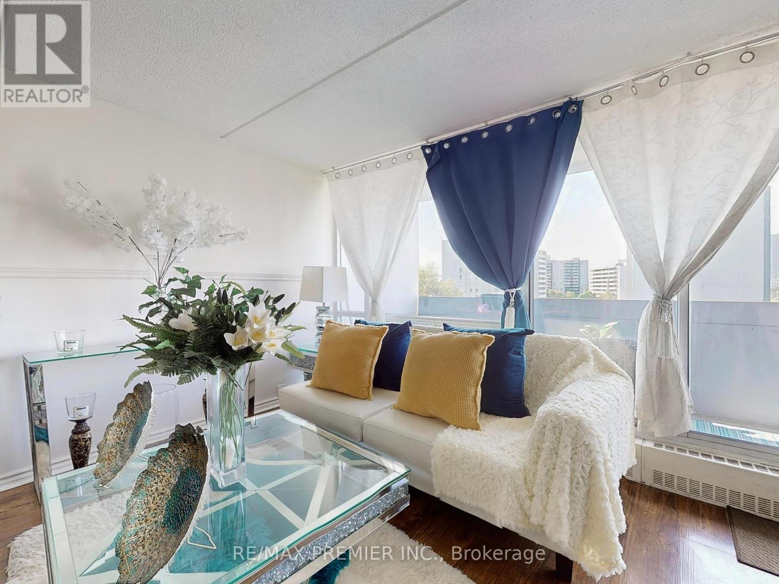 614 - 2 Glamorgan Avenue, Toronto, ON -