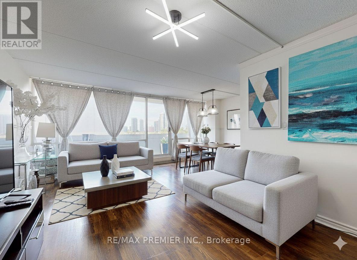 614 - 2 Glamorgan Avenue, Toronto, ON - Indoor Photo Showing Living Room