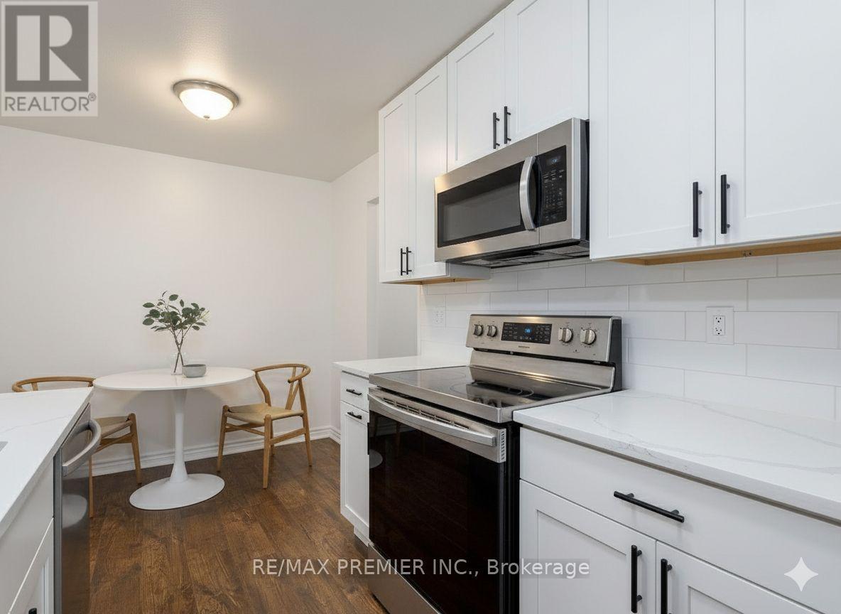 614 - 2 Glamorgan Avenue, Toronto, ON - Indoor Photo Showing Kitchen