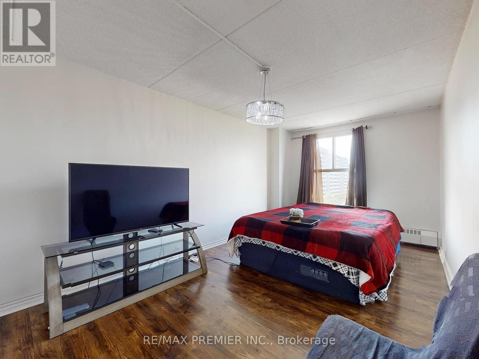 614 - 2 Glamorgan Avenue, Toronto, ON - Indoor Photo Showing Bedroom