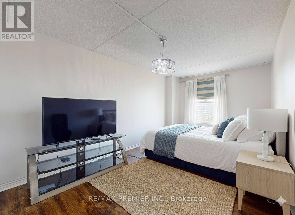 614 - 2 Glamorgan Avenue, Toronto, ON - Indoor Photo Showing Bedroom