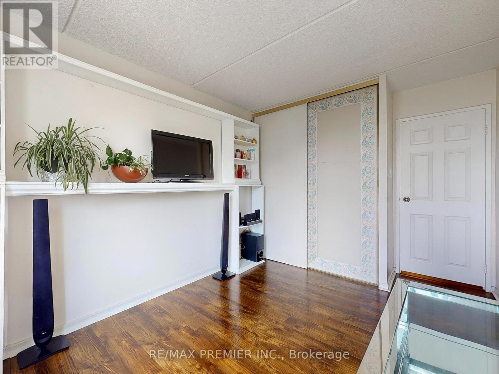 614 - 2 Glamorgan Avenue, Toronto, ON - Indoor Photo Showing Other Room