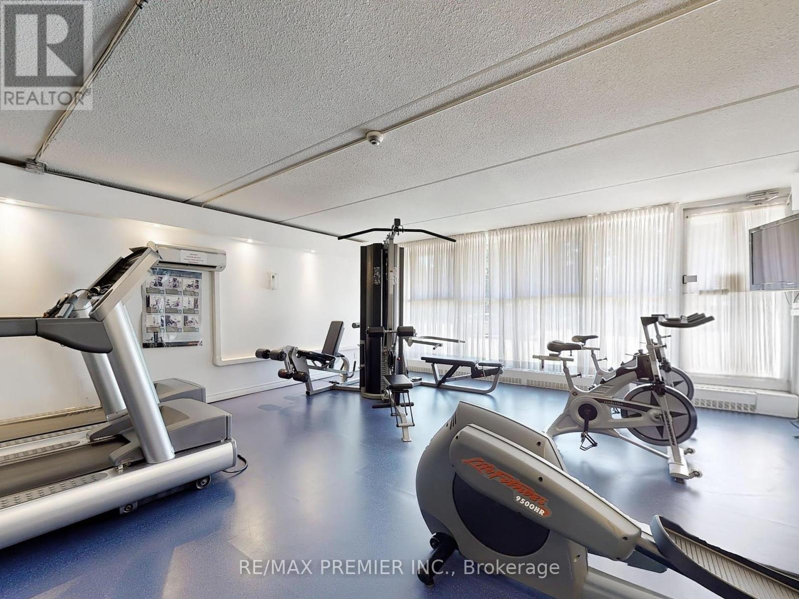 614 - 2 Glamorgan Avenue, Toronto, ON - Indoor Photo Showing Gym Room