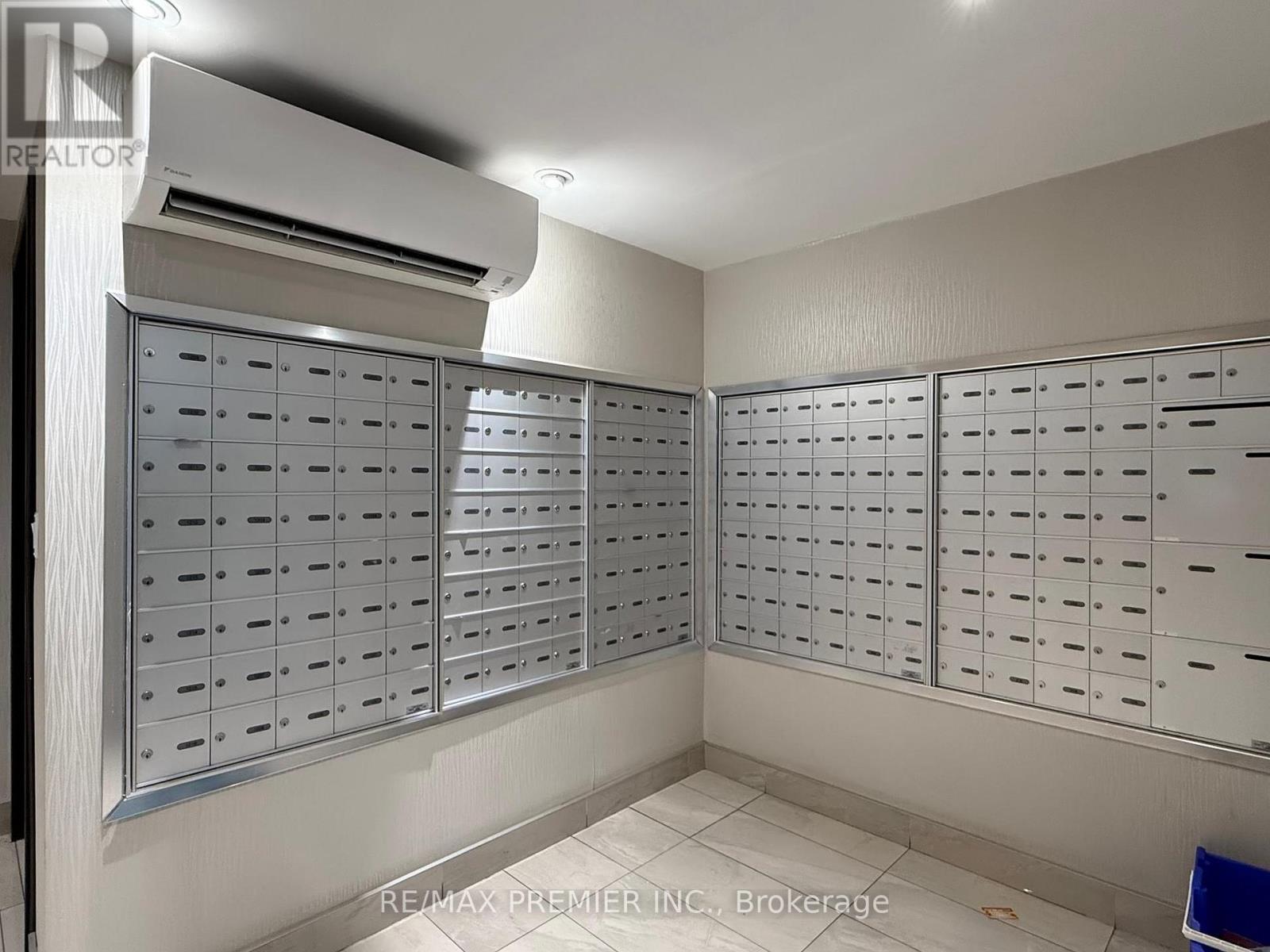 614 - 2 Glamorgan Avenue, Toronto, ON - Indoor