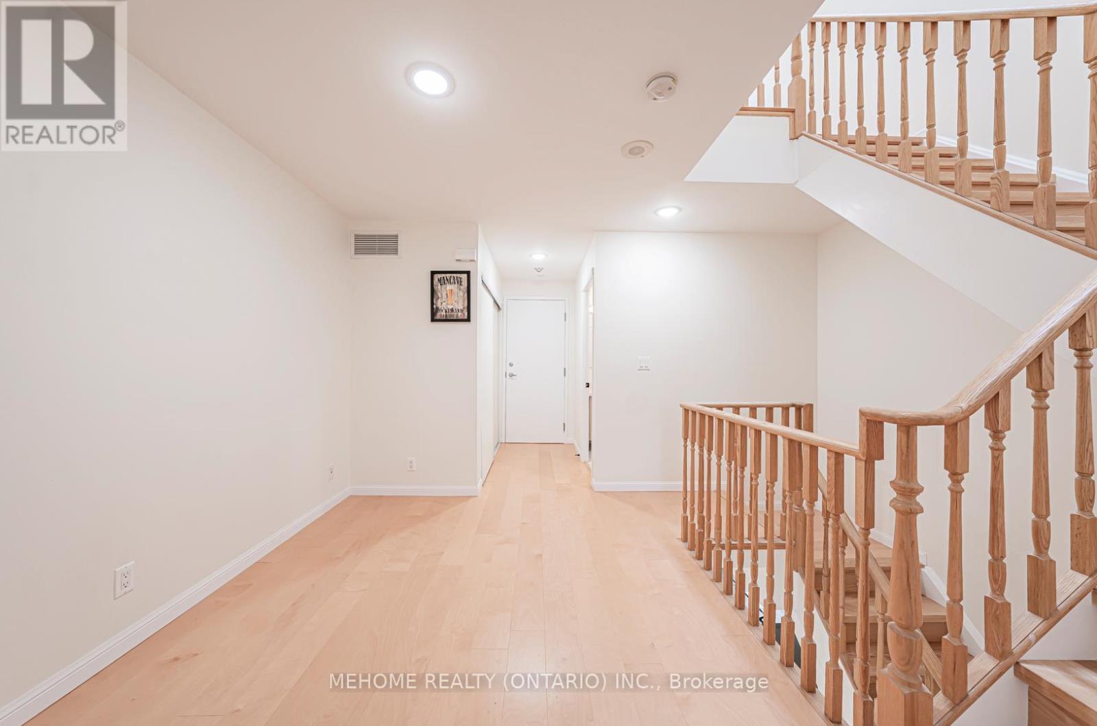 1227 - 28 Sommerset Way, Toronto, ON - Indoor Photo Showing Other Room