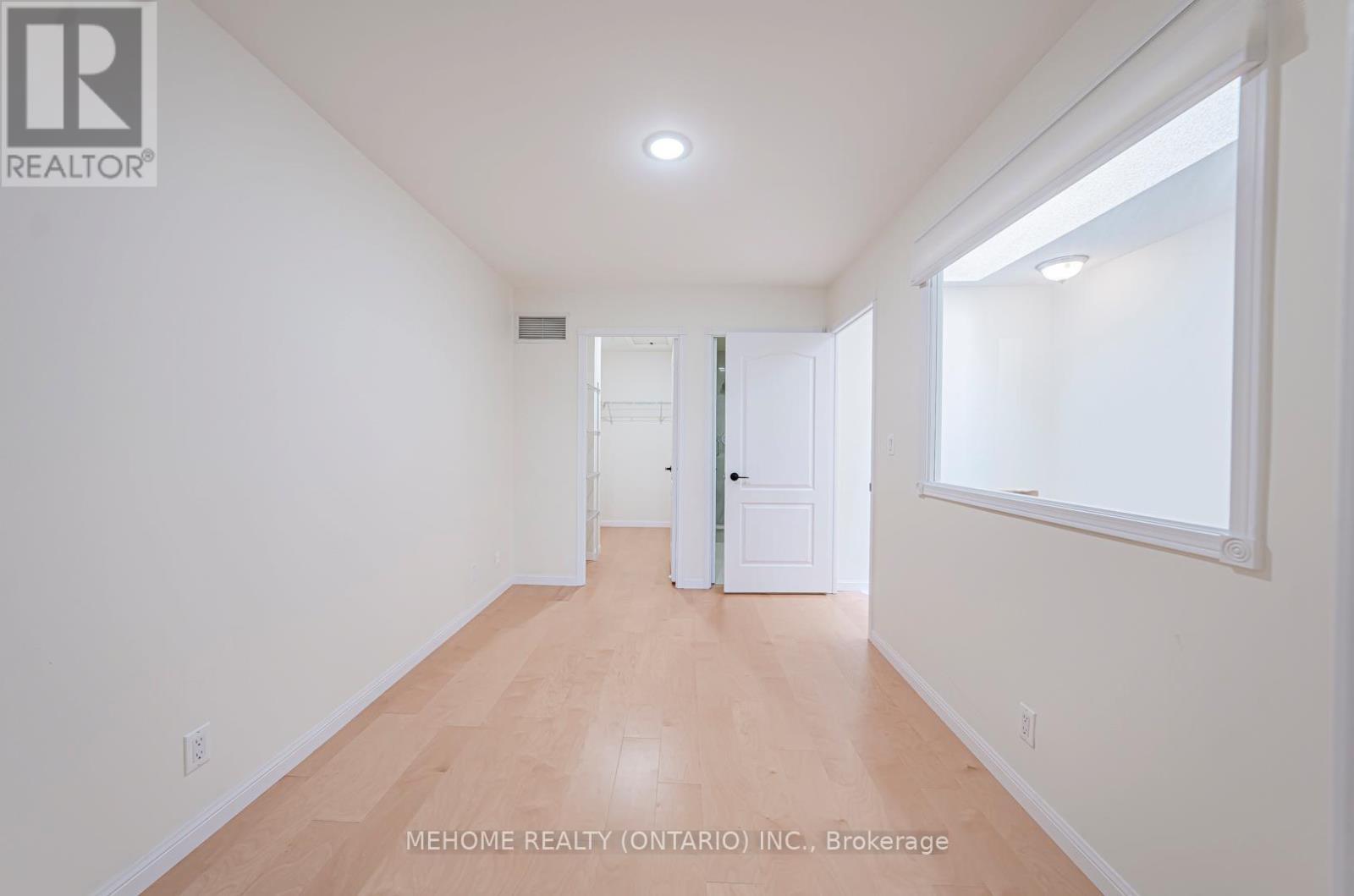1227 - 28 Sommerset Way, Toronto, ON - Indoor Photo Showing Other Room