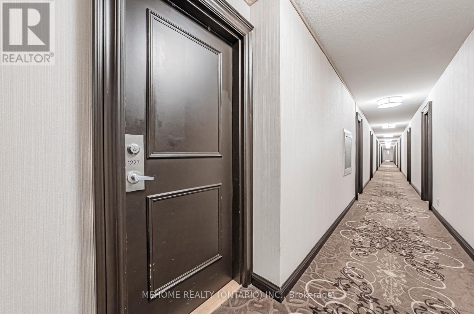 1227 - 28 Sommerset Way, Toronto, ON - Indoor Photo Showing Other Room