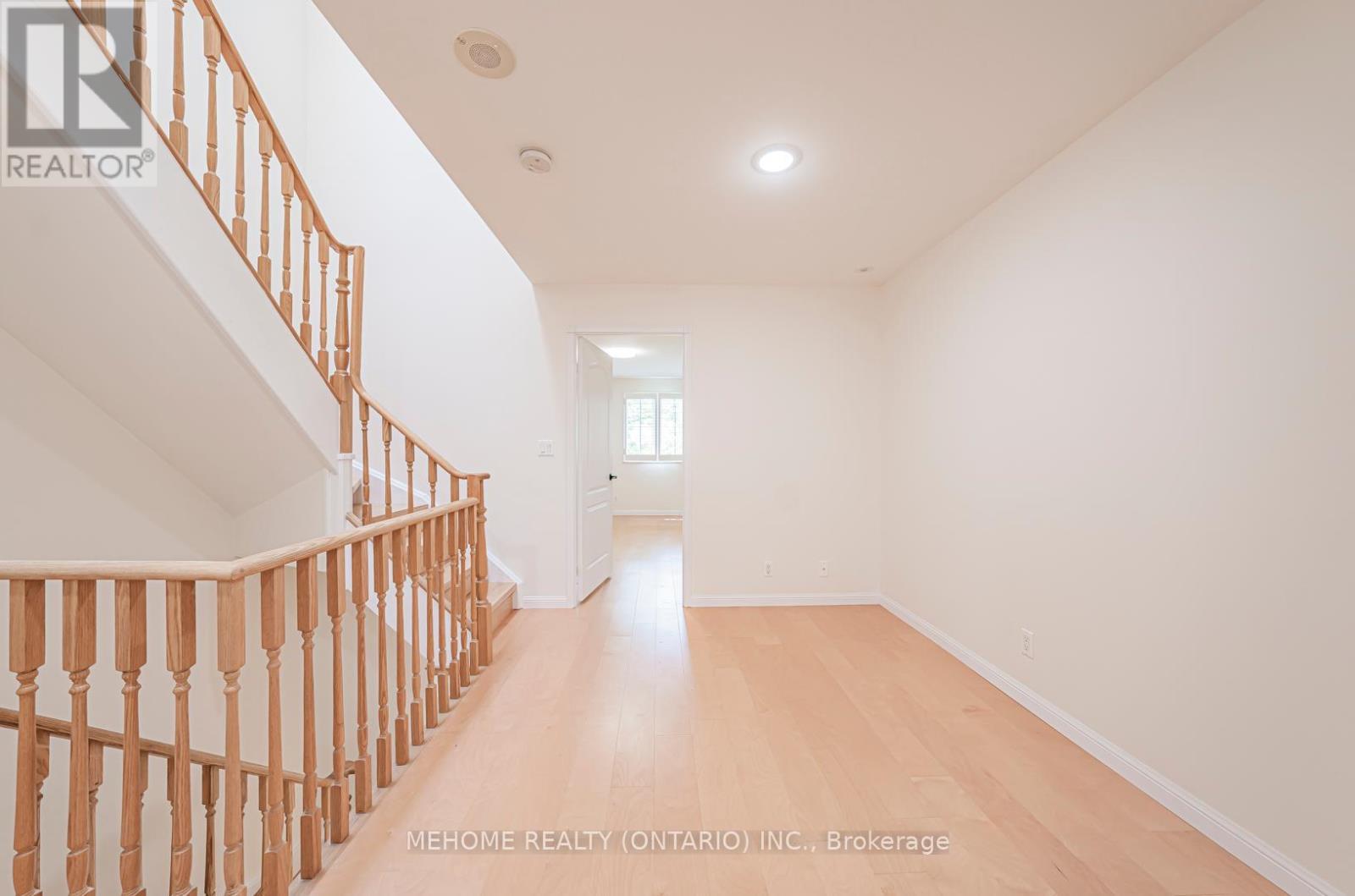 1227 - 28 Sommerset Way, Toronto, ON - Indoor Photo Showing Other Room