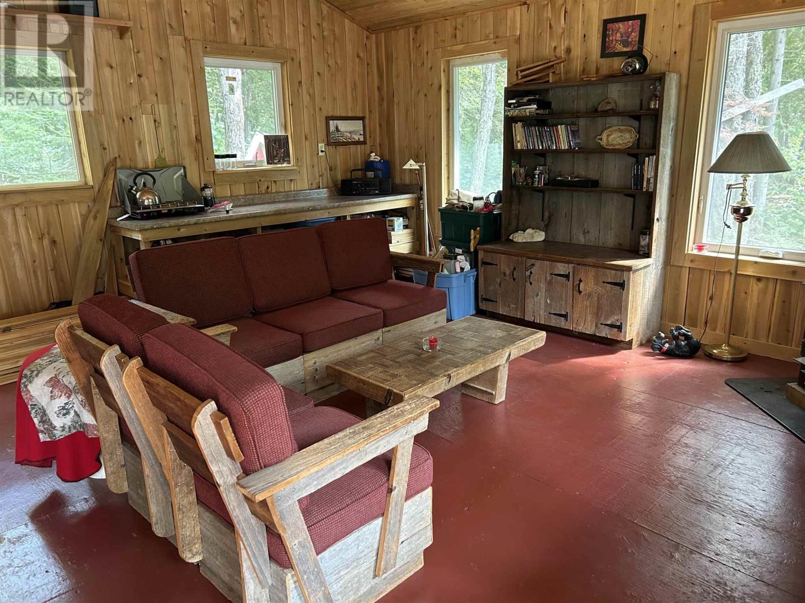 . Lt 7 Con T Jocelyn, Jocelyn Township, ON - Indoor Photo Showing Living Room