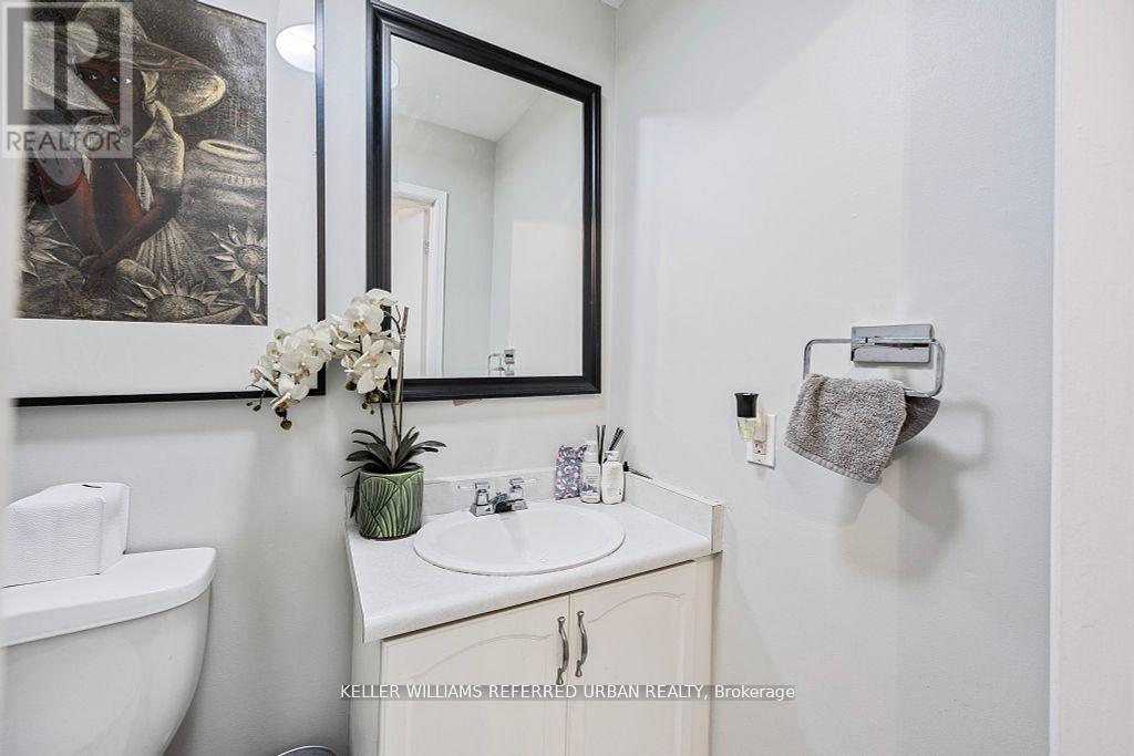 15 - 325 West N Street, Orillia, ON - Indoor Photo Showing Bathroom